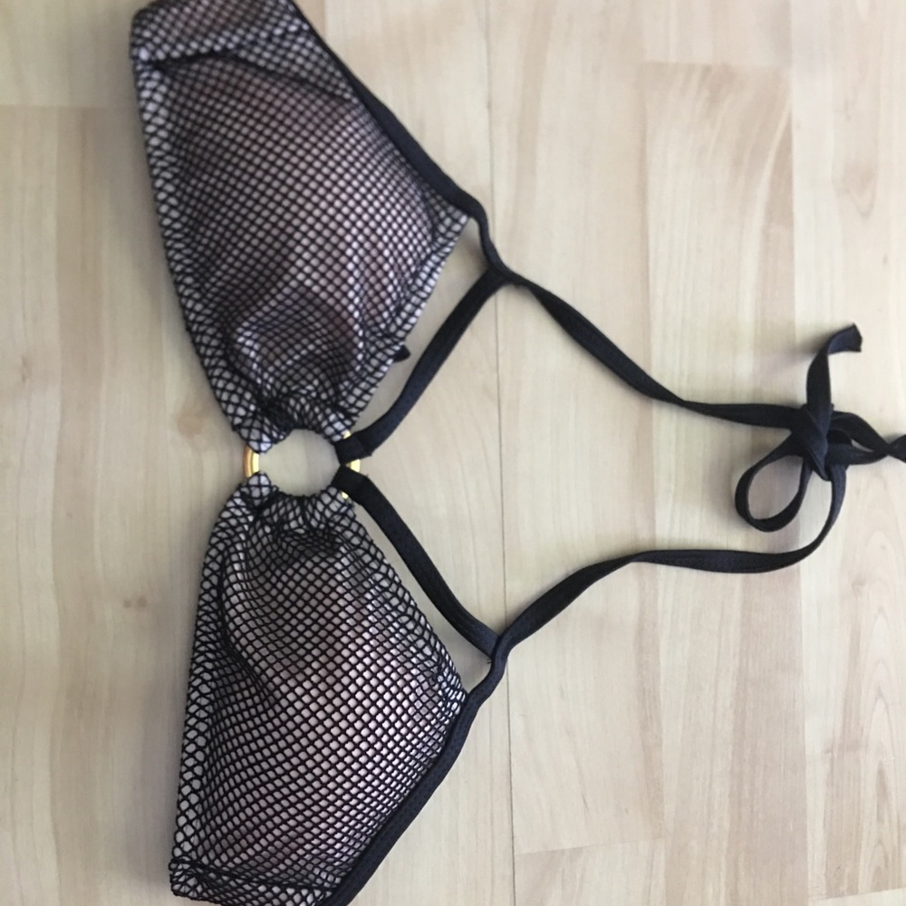 Bikini - Picture 2 of 3